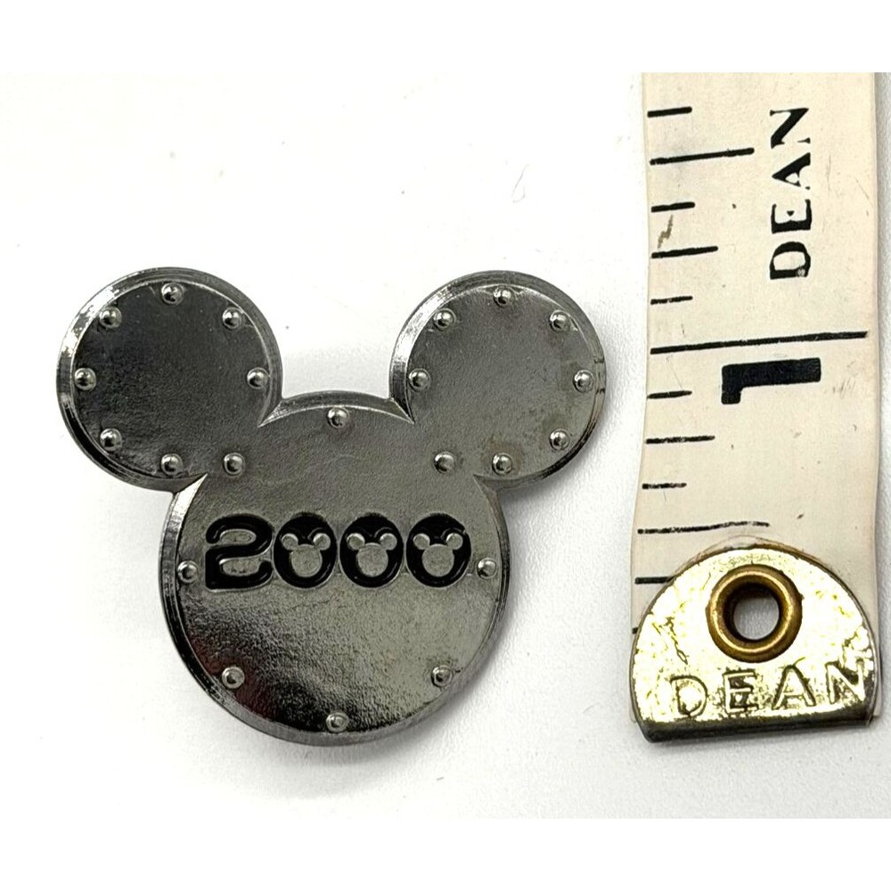 Vintage Disney 2000 Millennium Celebration Mickey Mouse Head Pin Applause TM - Picture 2 of 4